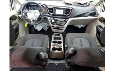 Chrysler Voyager 3.6L 6 Front-wheel Drive - автомобили, коли, обяви за нови и употребявани 8
