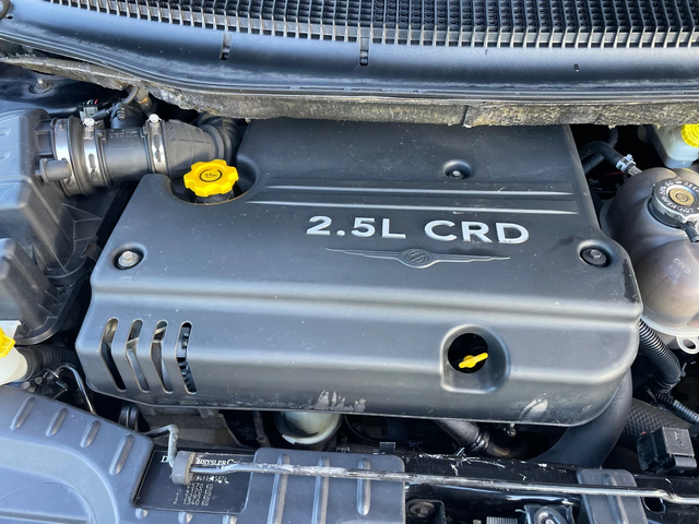 Chrysler Voyager 2.5TDI-140-FEIS-ITALIA - автомобили, коли, обяви за нови и употребявани 16