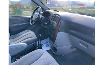 chrysler-voyager - 4