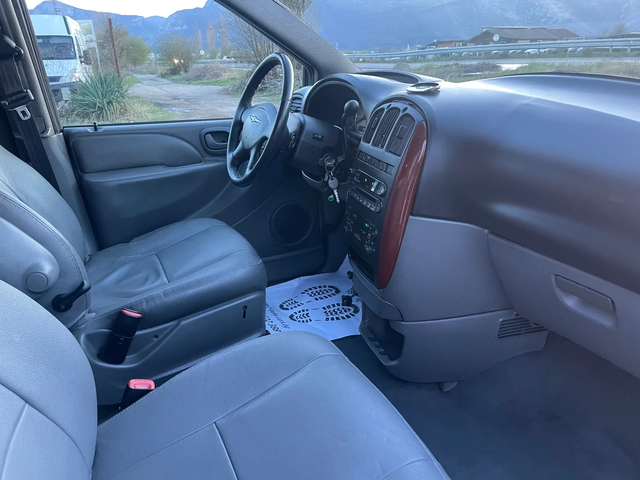 Chrysler Voyager 2.8GRDI-AVTOMAT-6+ 1-ITALIA - автомобили, коли, обяви за нови и употребявани 4