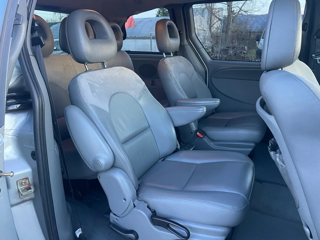 Chrysler Voyager 2.8GRDI-AVTOMAT-6+ 1-ITALIA - автомобили, коли, обяви за нови и употребявани 6