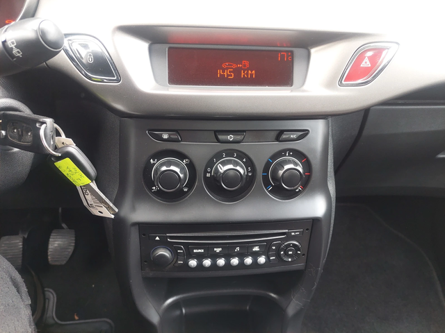 Citroen C3 1, 2i 83ps LED - автомобили, коли, обяви за нови и употребявани 9