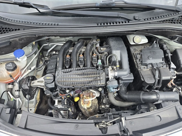 Citroen C3 1.2i-82кс= 141.000км= КЛИМАТРОНИК= АВТИПИЛОТ - автомобили, коли, обяви за нови и употребявани 16