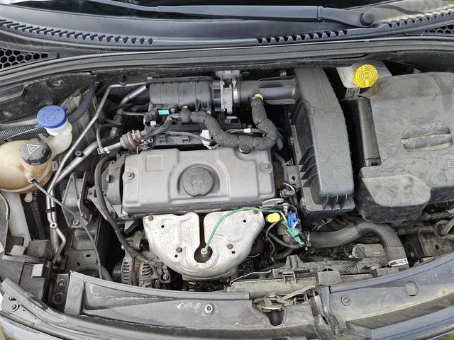 Citroen C3 1.1i-60кс= 137.000км= 4ЦИЛИНДЪРА= АВТОПИЛОТ - автомобили, коли, обяви за нови и употребявани 16