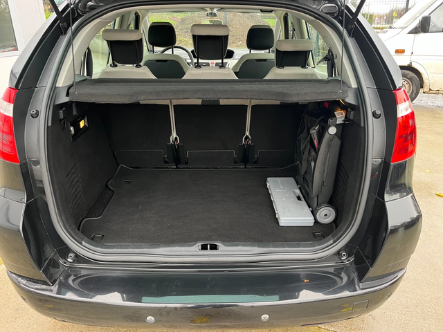 Citroen C4 Picasso 1.8 - автомобили, коли, обяви за нови и употребявани 12