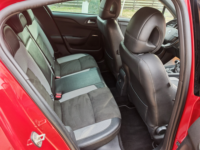 Citroen DS 1.6 HDI - автомобили, коли, обяви за нови и употребявани 9
