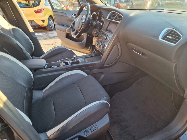 Citroen DS4 1.6 BENZ - автомобили, коли, обяви за нови и употребявани 9