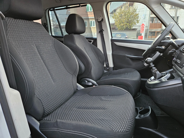 Citroen Grand C4 Picasso 1.6Hdi Facelift/7mesta/6skorosti - автомобили, коли, обяви за нови и употребявани 11