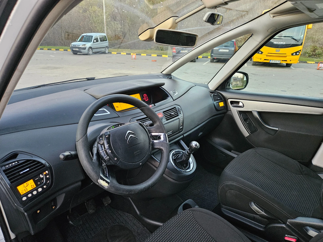 Citroen Grand C4 Picasso 1.6Hdi Facelift/7mesta/6skorosti - автомобили, коли, обяви за нови и употребявани 8