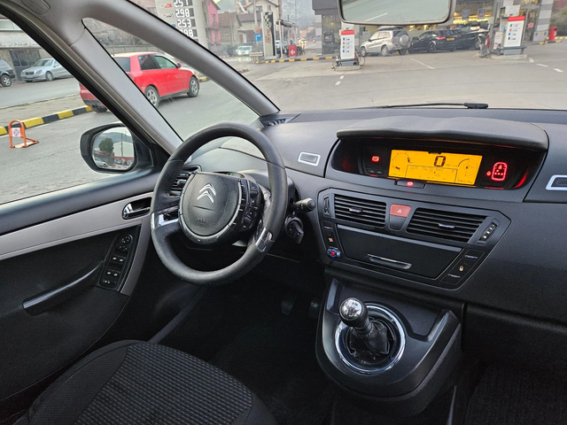 Citroen Grand C4 Picasso 1.6Hdi Facelift/7mesta/6skorosti - автомобили, коли, обяви за нови и употребявани 9