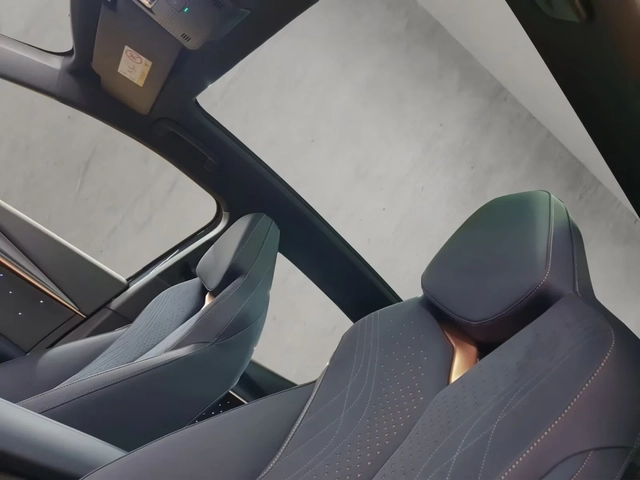 Cupra Tavascan VZ AWD 77kWh MATRIX 360* DISTR HUD PANO W/P K-L - автомобили, коли, обяви за нови и употребявани 9