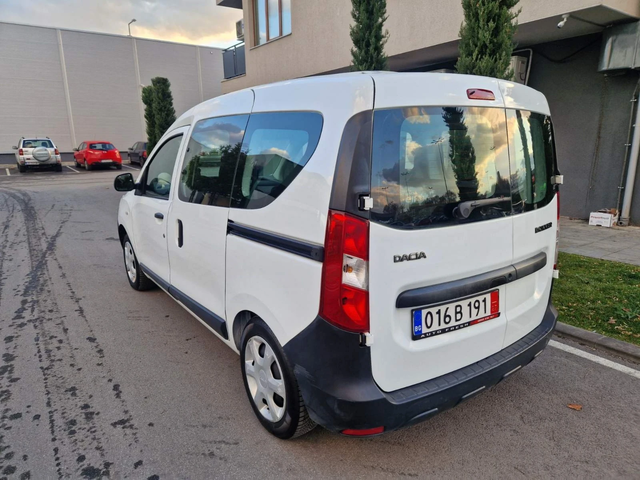Dacia Dokker 1.5 / 90 к. с. - автомобили, коли, обяви за нови и употребявани 4
