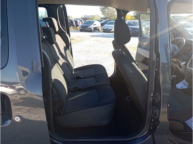 Dacia Dokker 5 врати, Италия - автомобили, коли, обяви за нови и употребявани 8
