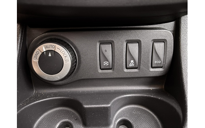 Dacia Duster 1.2 TCe (125 кс) - автомобили, коли, обяви за нови и употребявани 8