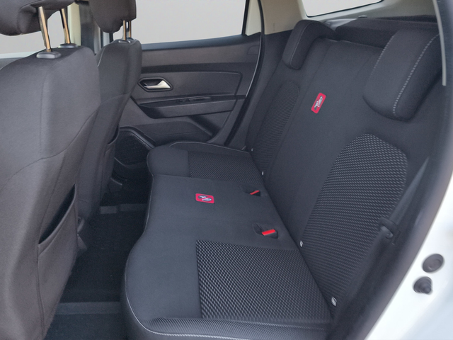 Dacia DUSTER 1.5dCi 116hp BVM6 4WD E6 - автомобили, коли, обяви за нови и употребявани 11
