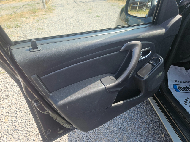 Dacia Duster 1.6 4x4 - автомобили, коли, обяви за нови и употребявани 11