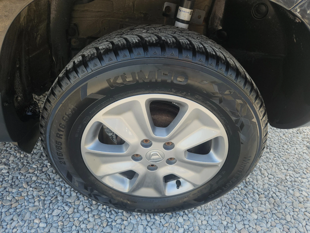 Dacia Duster 1.6 4x4 - автомобили, коли, обяви за нови и употребявани 9