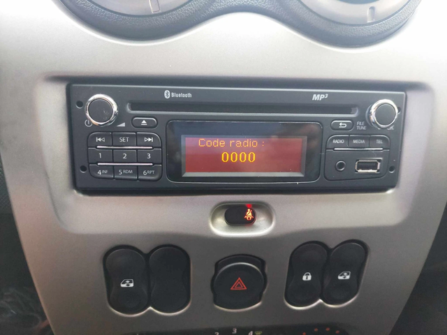 Dacia Duster 1,5dci 110ps 4X4 - автомобили, коли, обяви за нови и употребявани 13