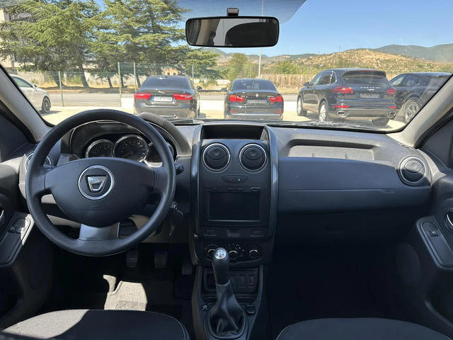 Dacia Duster 1.6* 105ps* НАВИ* FACE* КЛИМАТИК - автомобили, коли, обяви за нови и употребявани 15