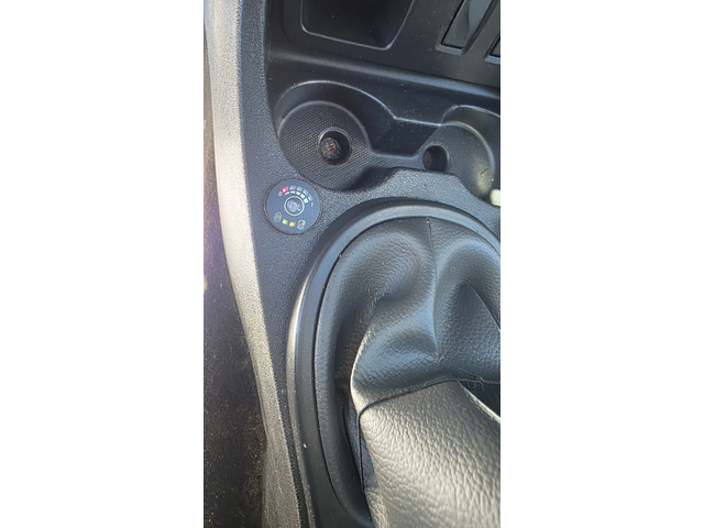 Dacia Duster 1.6i+ ЗаводскиГазИнж.* ГОТОВА ЗА Такси - автомобили, коли, обяви за нови и употребявани 13