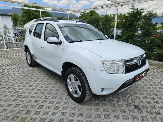 Dacia Duster 1.6I-105кс= ФАБРИЧНА ГАЗ= ПАРКТРОНИК= КЛИМАТИК - автомобили, коли, обяви за нови и употребявани 1