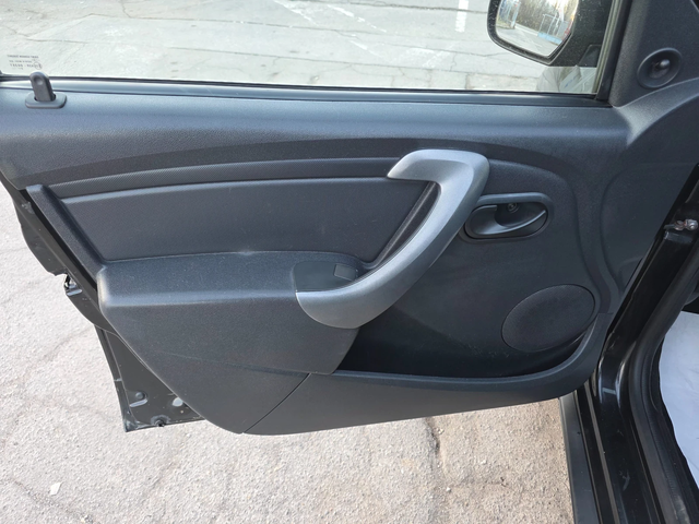 Dacia Duster 1.6i 105 k.c EURO 5 ITALIA - автомобили, коли, обяви за нови и употребявани 8