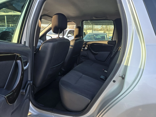 Dacia Duster 1.6i 110к.с фабрична газ - автомобили, коли, обяви за нови и употребявани 11