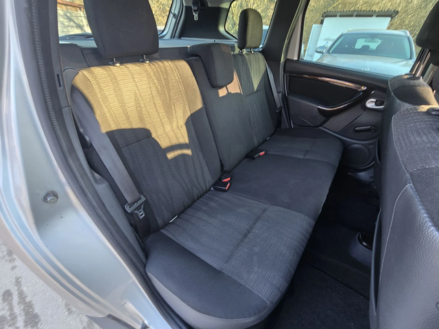 Dacia Duster 1.6i 110к.с фабрична газ - автомобили, коли, обяви за нови и употребявани 13