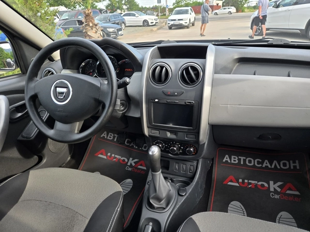 Dacia Duster 1.6i-105кс= ФАБРИЧНА ГАЗ= FACELIFT= КЛИМАТИК - автомобили, коли, обяви за нови и употребявани 12