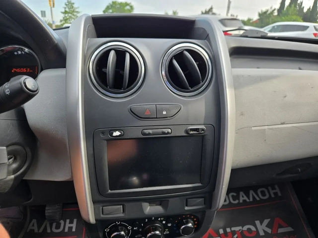Dacia Duster 1.6i-105кс= ФАБРИЧНА ГАЗ= FACELIFT= КЛИМАТИК - автомобили, коли, обяви за нови и употребявани 2