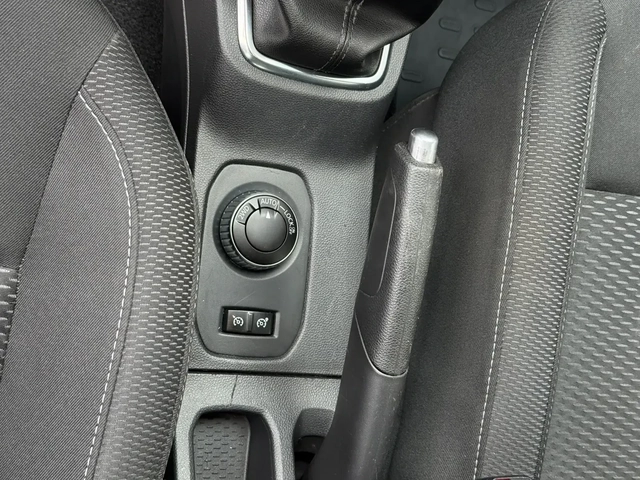 Dacia Duster 1.3 Tce 4x4 130 k.c. - автомобили, коли, обяви за нови и употребявани 15