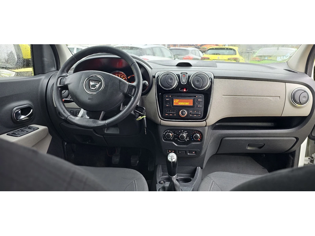 Dacia Lodgy 1.6i-85кс.+ ЗаводскиГазИнж.-Боядисана за Такси - автомобили, коли, обяви за нови и употребявани 11