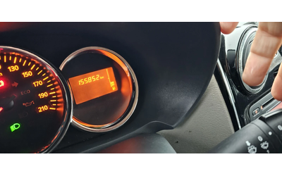 Dacia Lodgy 1.6i-85кс.+ ЗаводскиГазИнж.-Боядисана за Такси - автомобили, коли, обяви за нови и употребявани 13