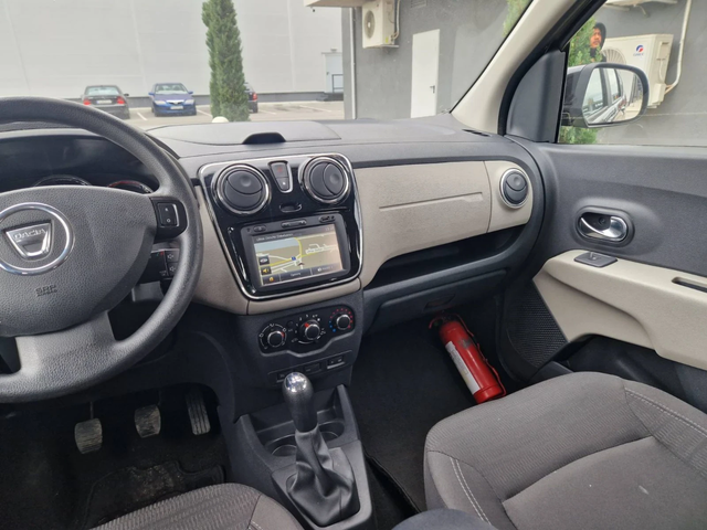 Dacia Lodgy 1.5 / 90 к. с. НАВИГАЦИЯ - автомобили, коли, обяви за нови и употребявани 15