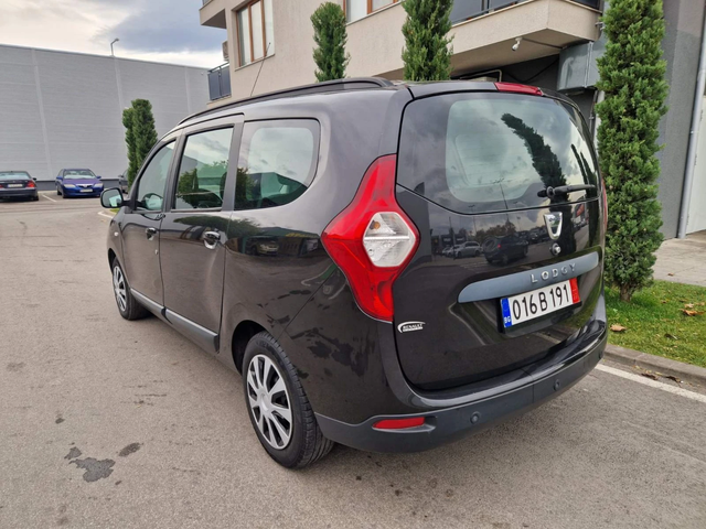 Dacia Lodgy 1.5 / 90 к. с. НАВИГАЦИЯ - автомобили, коли, обяви за нови и употребявани 3