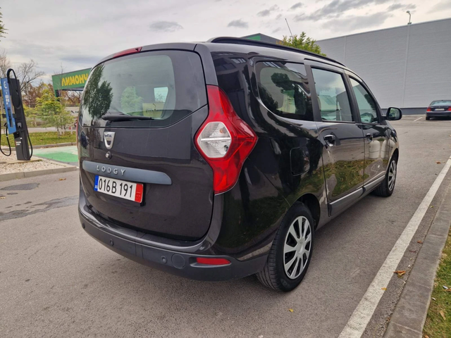 Dacia Lodgy 1.5 / 90 к. с. НАВИГАЦИЯ - автомобили, коли, обяви за нови и употребявани 5