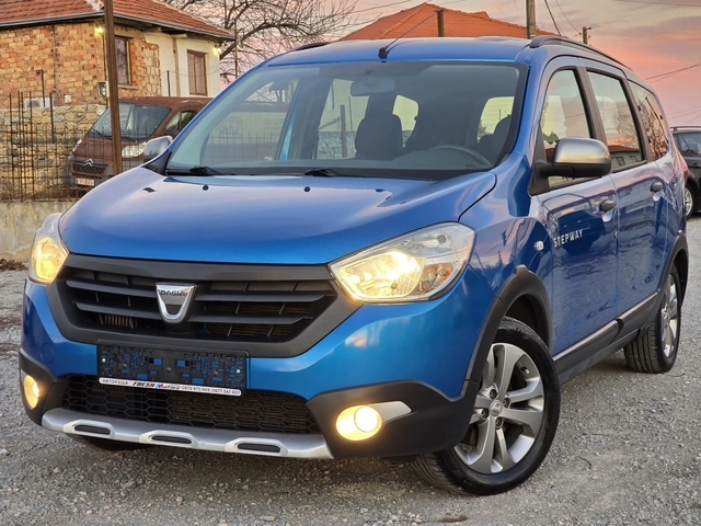 Dacia Lodgy STEPWAY 1.2 i 115 К.С. НАВИ / КЛИМА / 7 МЕСТНА - автомобили, коли, обяви за нови и употребявани 0