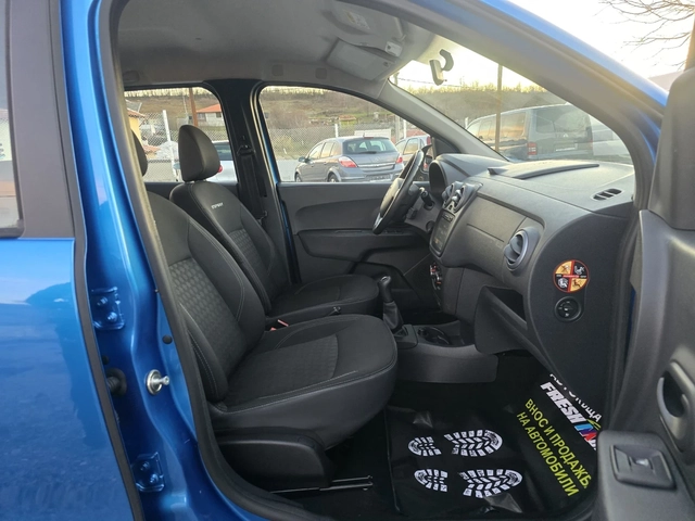 Dacia Lodgy STEPWAY 1.2 i 115 К.С. НАВИ / КЛИМА / 7 МЕСТНА - автомобили, коли, обяви за нови и употребявани 10