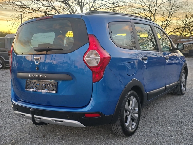 Dacia Lodgy STEPWAY 1.2 i 115 К.С. НАВИ / КЛИМА / 7 МЕСТНА - автомобили, коли, обяви за нови и употребявани 3