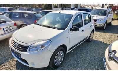 dacia-sandero-1-2i - 0