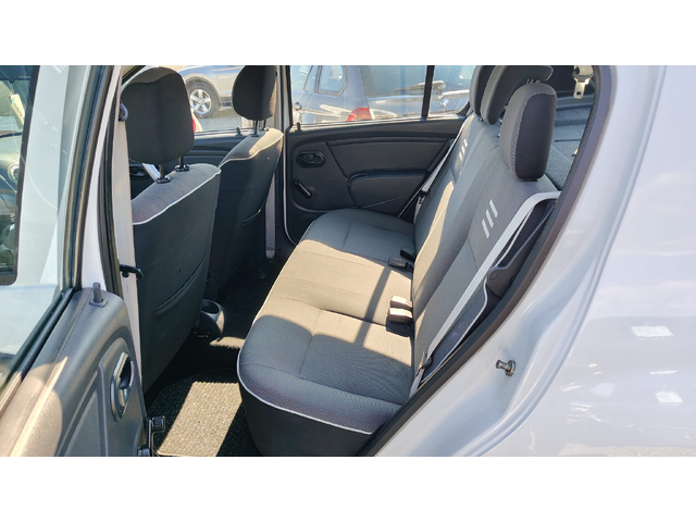 Dacia Sandero 1.2I - автомобили, коли, обяви за нови и употребявани 9