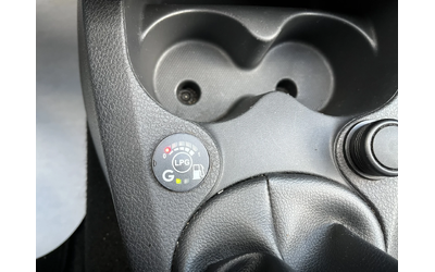 Dacia Sandero TCE 100 k.c + ГАЗ - автомобили, коли, обяви за нови и употребявани 12