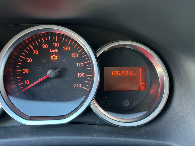 Dacia Sandero TCE 100 k.c + ГАЗ - автомобили, коли, обяви за нови и употребявани 15