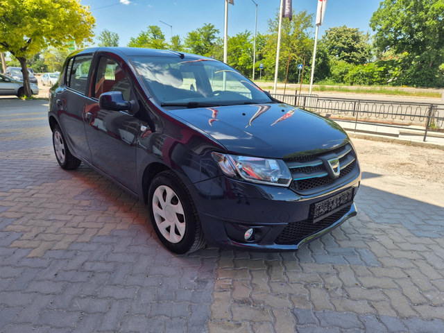 Dacia Sandero 1.2i  GAS - автомобили, коли, обяви за нови и употребявани 0
