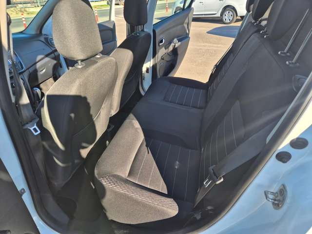 Dacia Sandero LAUREATE 1.5D-M/T - автомобили, коли, обяви за нови и употребявани 11