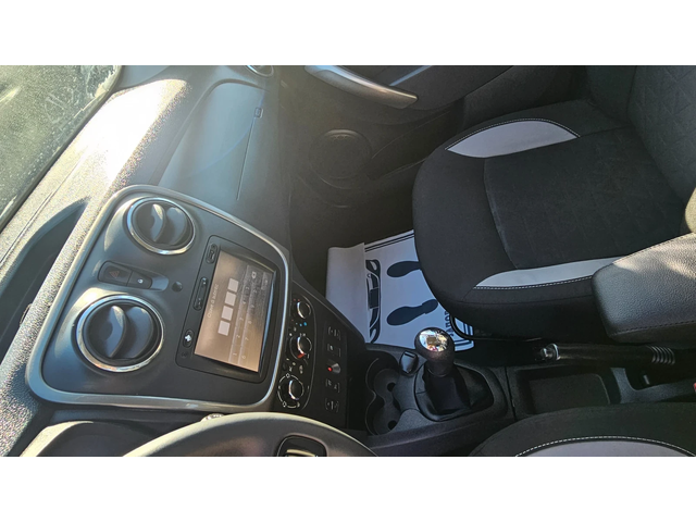 Dacia Sandero 1.5DCI---NAVI--- - автомобили, коли, обяви за нови и употребявани 11