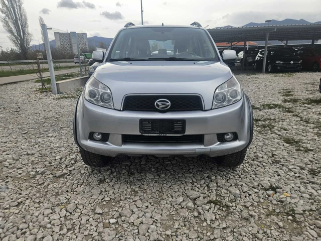 Daihatsu Terios 1.5* фабрична газ * - автомобили, коли, обяви за нови и употребявани 1