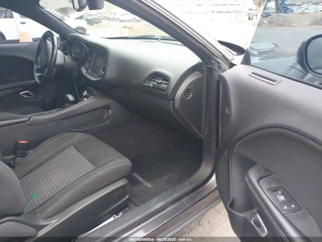 Dodge Challenger SXT - автомобили, коли, обяви за нови и употребявани 9