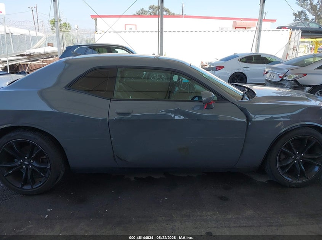 Dodge Challenger 3.6L V-6 DOHC, VVT, 305HP Rear Wheel Drive - автомобили, коли, обяви за нови и употребявани 12