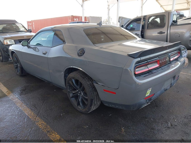 Dodge Challenger 3.6L V-6 DOHC, VVT, 305HP Rear Wheel Drive - автомобили, коли, обяви за нови и употребявани 2